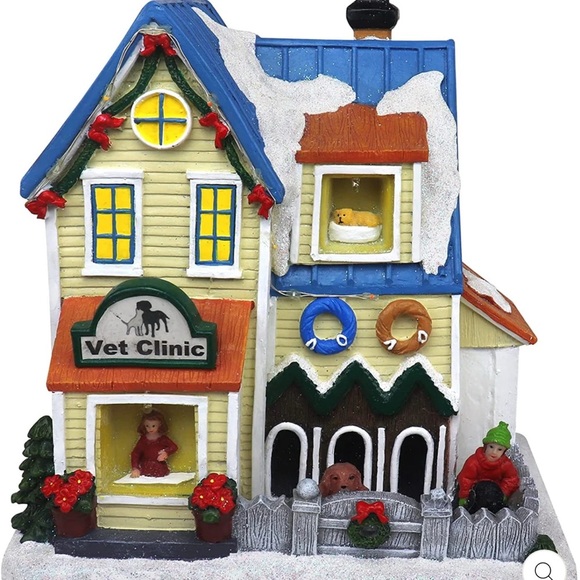 Top Treasures Christmas Village Vet Clinic Pre-lit Musical Figurine NIB - Picture 1 of 6